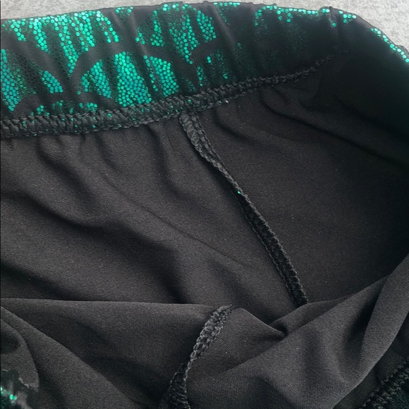 🧜🏽‍♀️ Metallic mermaid legging bundle 🧜🏽‍♀️ - Picture 3 of 8